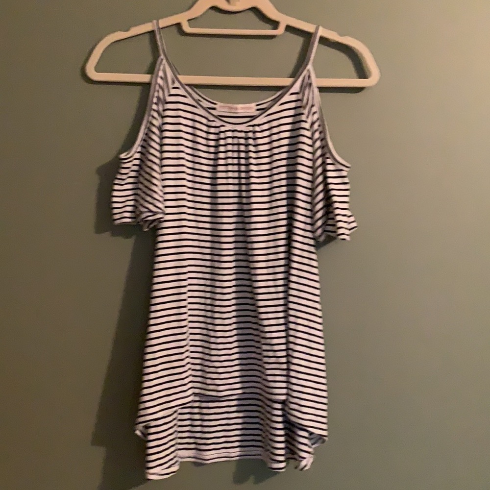 Small cold shoulder top by Peyton Jensen